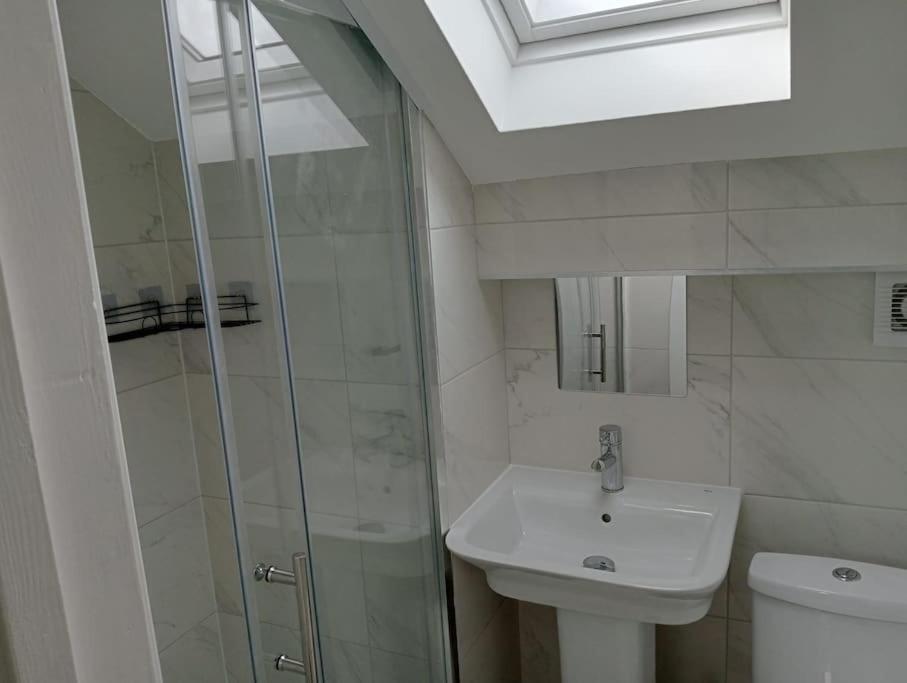 Villa Roovi'S Nest à Nottingham Extérieur photo